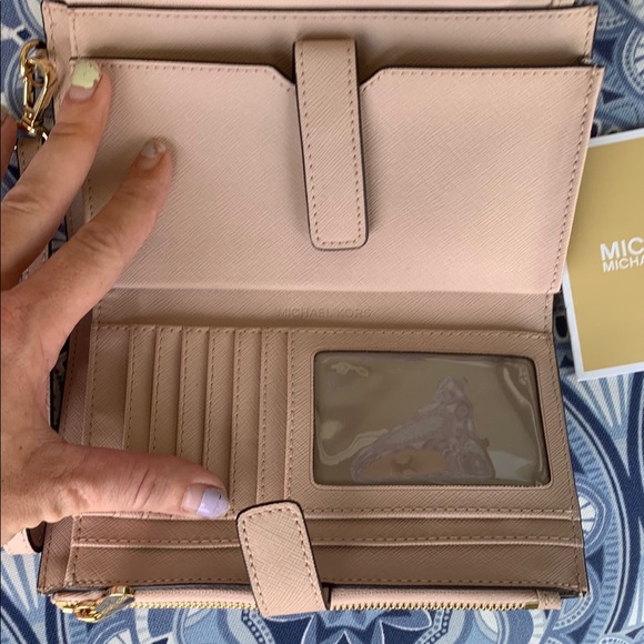 NWOT AUTHENTIC MICHAEL KORS PURSE/WALLET COMBO - Picture 4 of 8